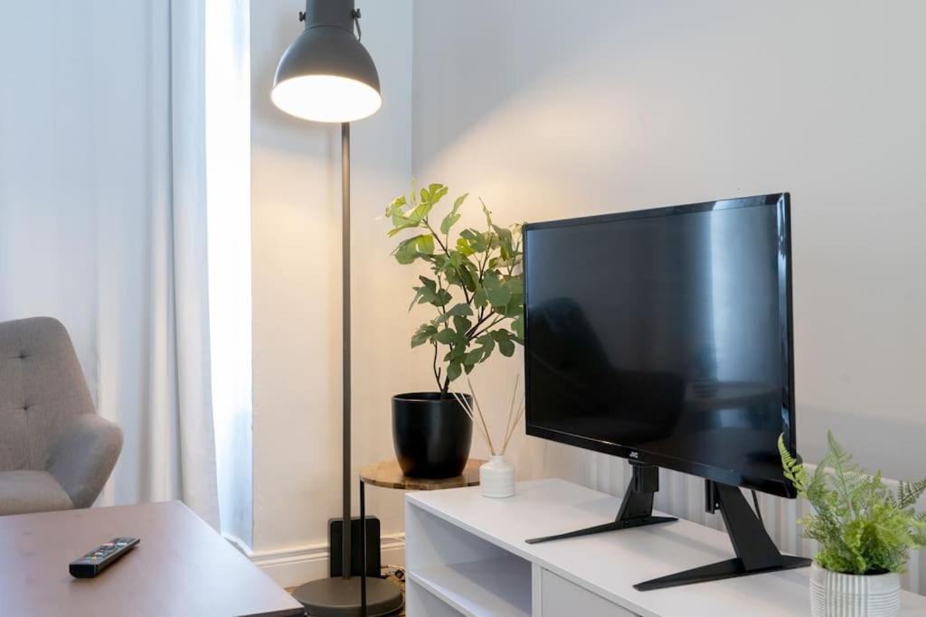 Cosy 2 Bedroom Town House Close To City Centre Belfast Buitenkant foto