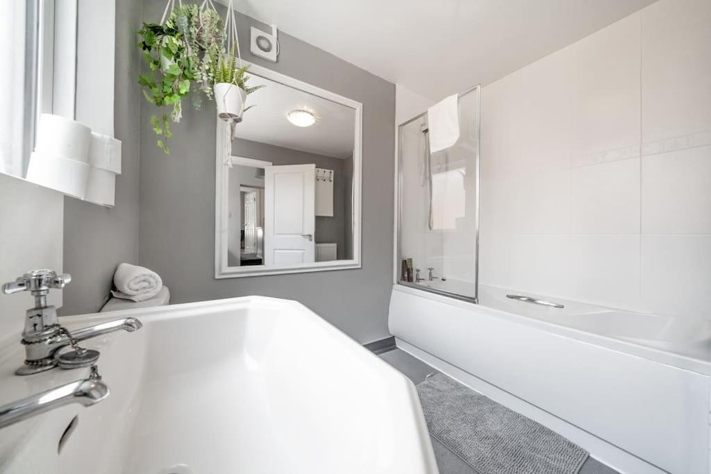 Cosy 2 Bedroom Town House Close To City Centre Belfast Buitenkant foto