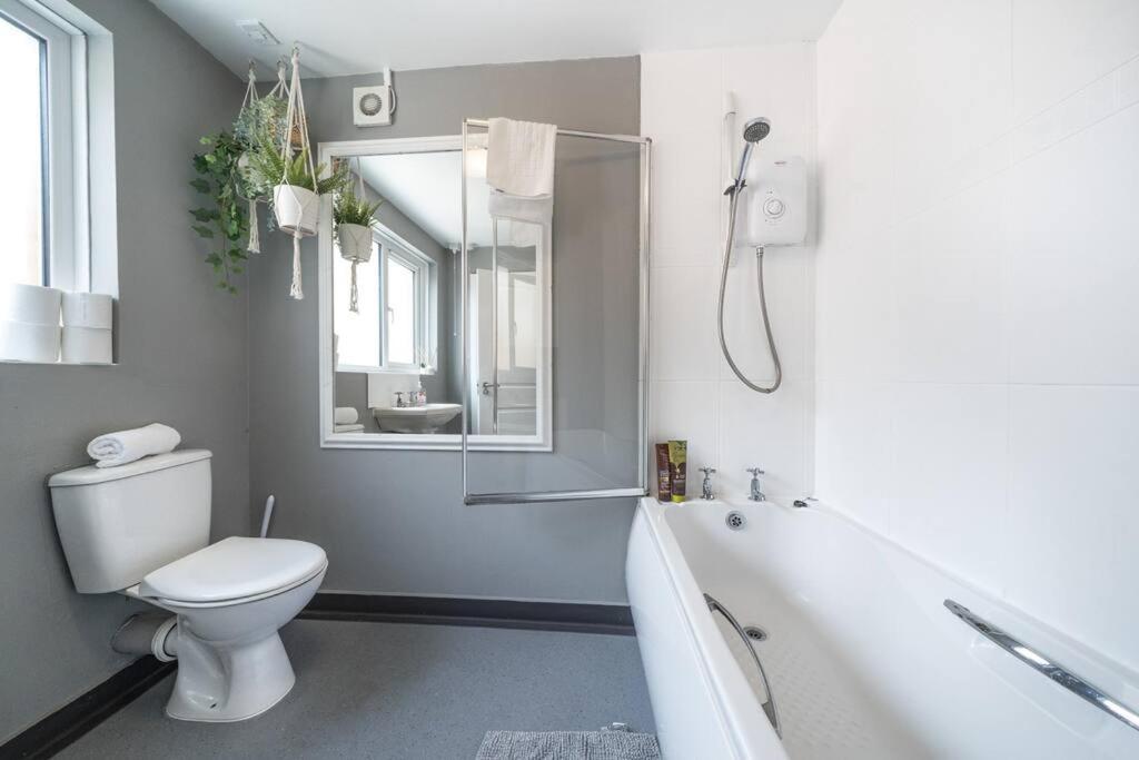 Cosy 2 Bedroom Town House Close To City Centre Belfast Buitenkant foto