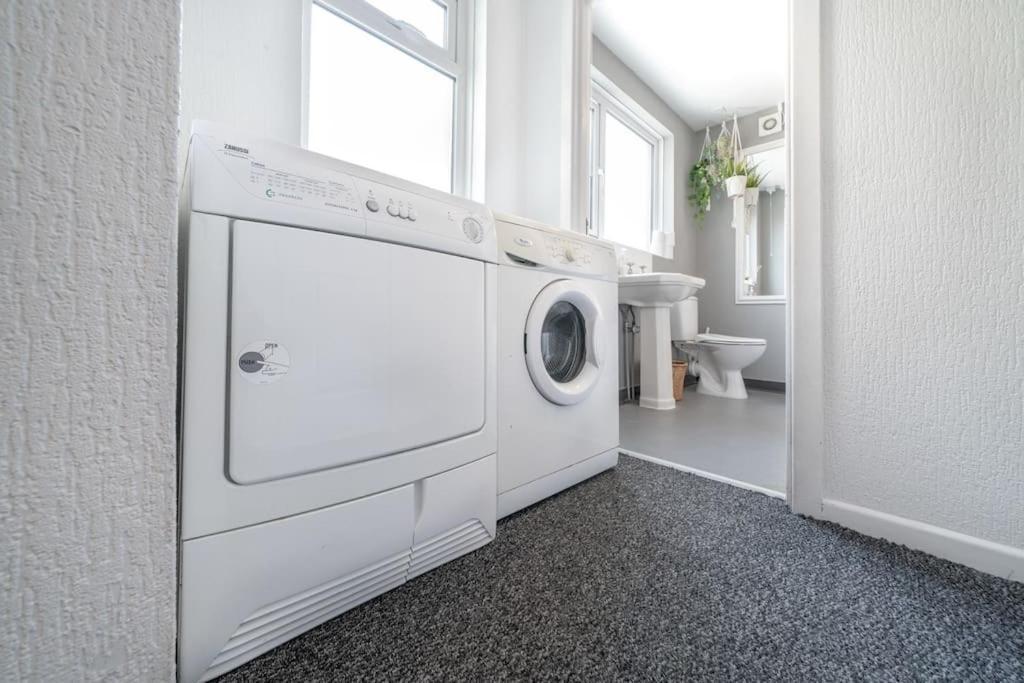 Cosy 2 Bedroom Town House Close To City Centre Belfast Buitenkant foto